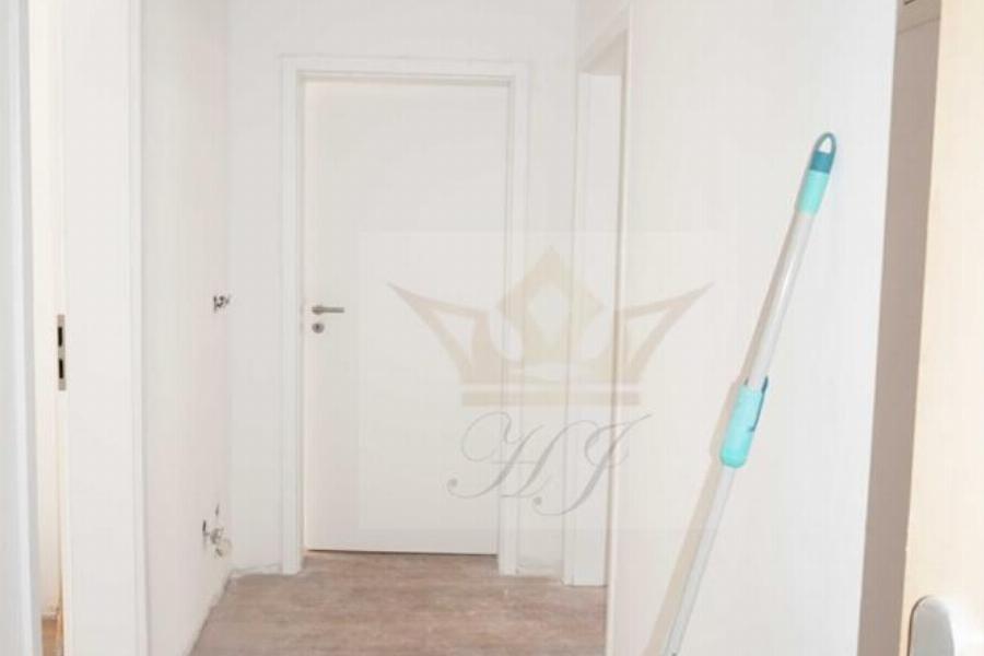 Blick in die Wohnung im 1.OG rechts Haus 65