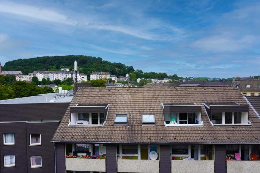 Blick aus dem ausgebauten Dachboden rechts Haus 65