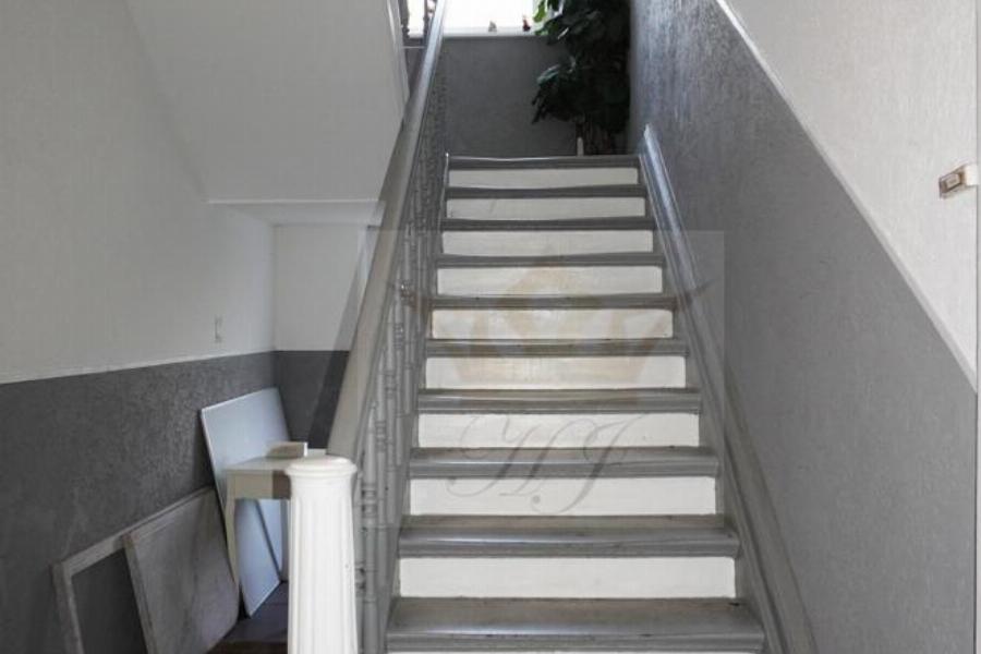 Treppenhausblick mit Zugang auf das OG