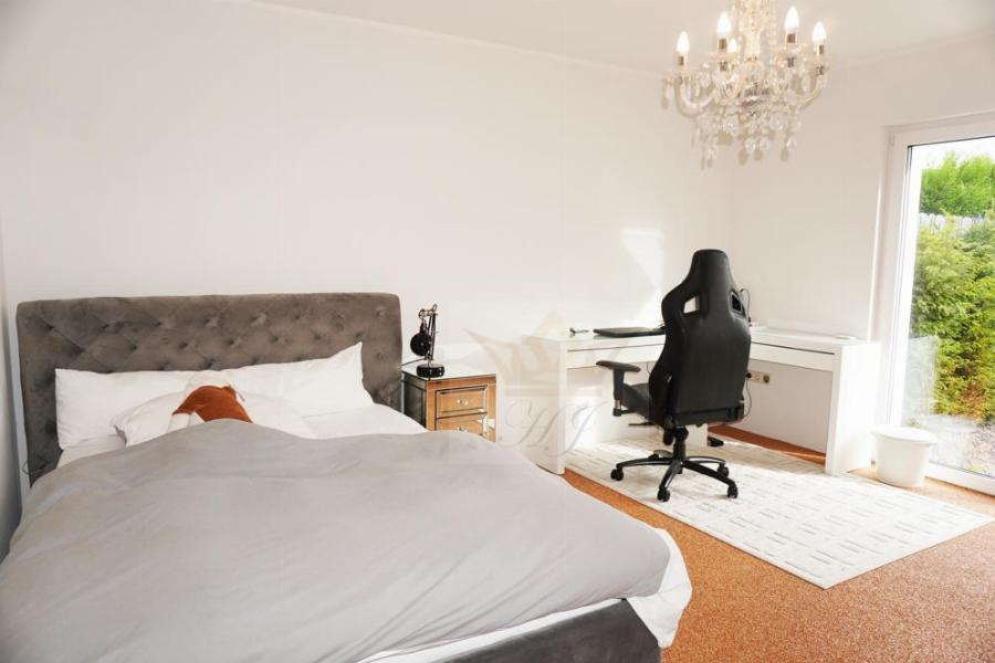 Teilblick Elternschlafzimmer