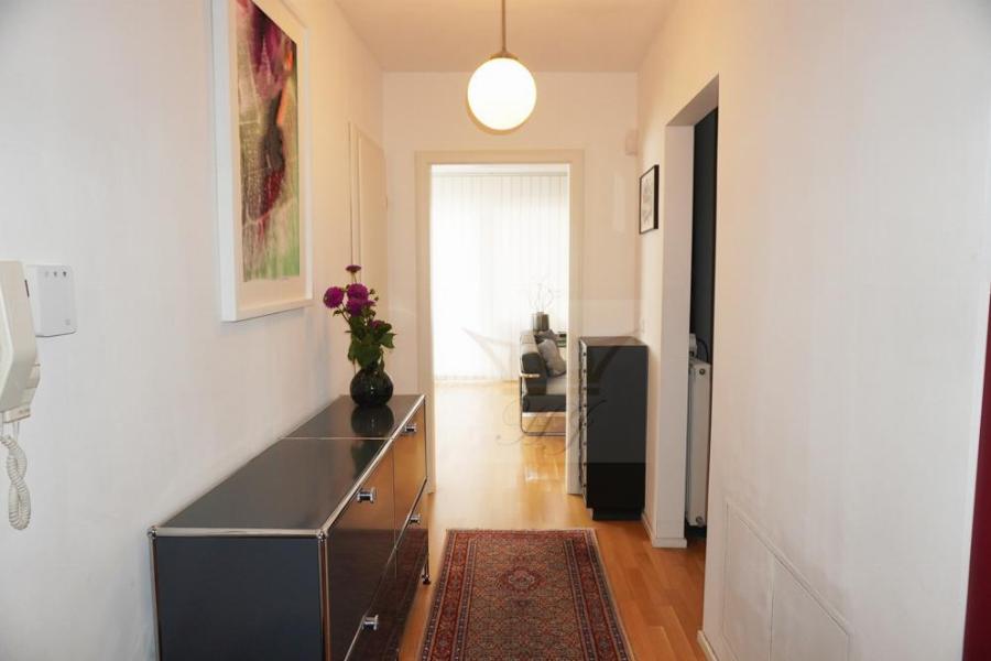 Hinterhaus - Eigner Wohnung; Wohnungsflur