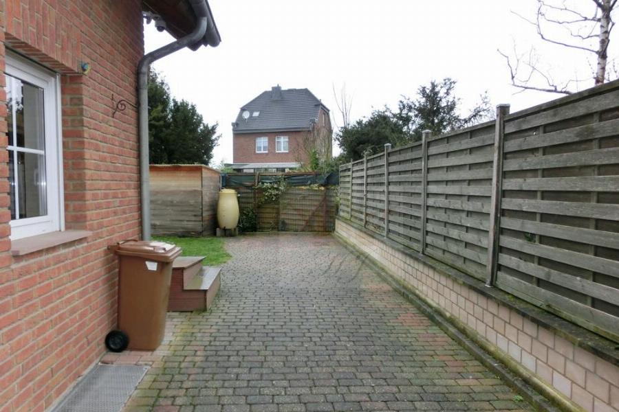 Hauszufaht und Zugang in den Garten