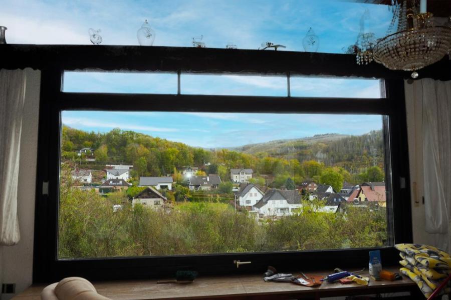 Großes Panorama Fenster im Wohnbereich