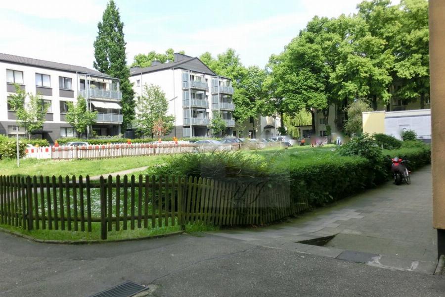 Zugang aus dem Hinterhof zu dem Wohnhaus