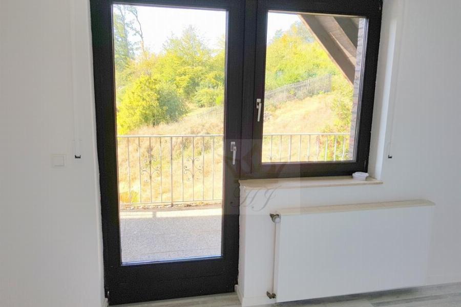 Schlafzimmer 2 mit Balkon 2