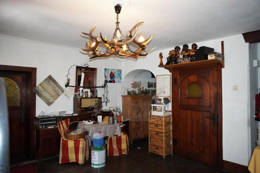 Foyer mit Zugang in die Gästestuben