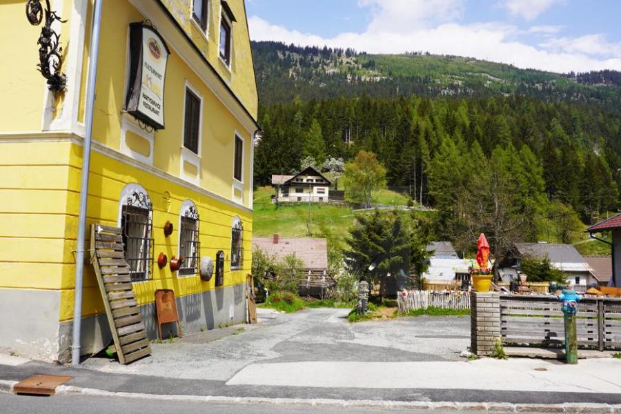 Zufahrt für Parkplätze
