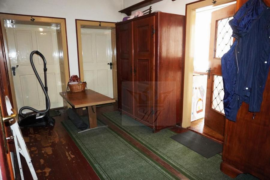 Flur in der Wohnung zu den einzelnen Räumen im OG