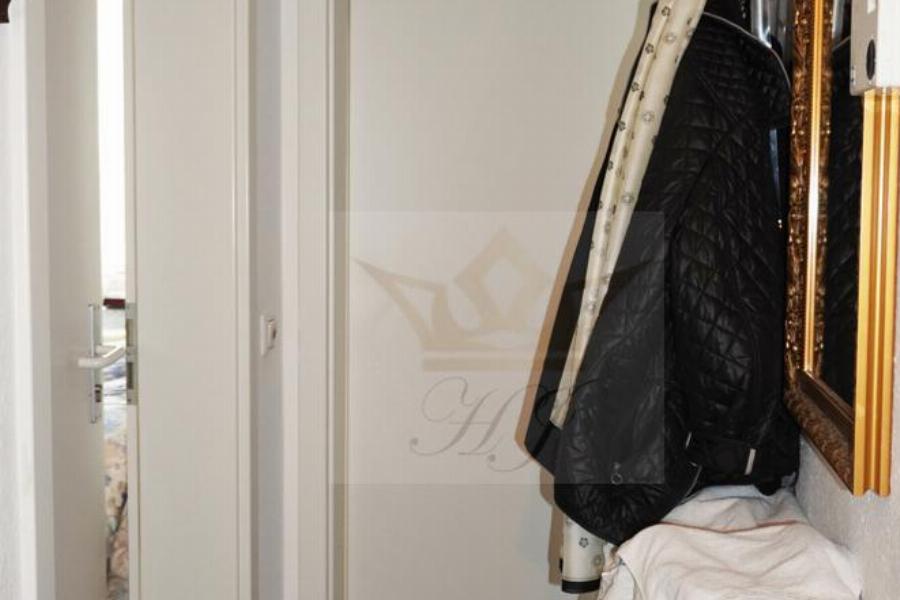 Zugang zu Schlafzimmer und Tageslicht Vollbad im EG