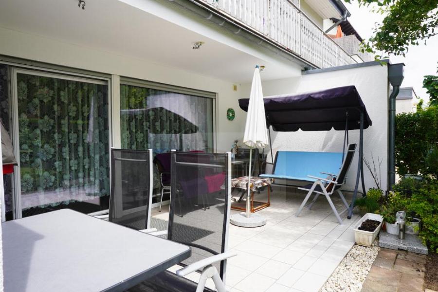 Zugang auf Süd-Terrasse von der Garage