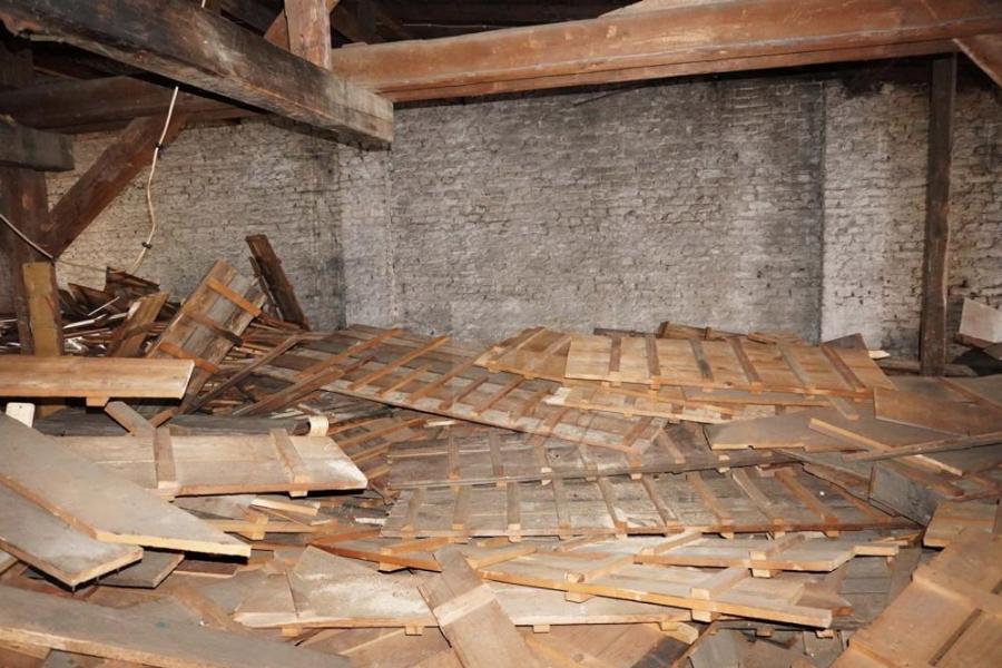 Teilblick im Dachboder der Gerbeeinheit im Hinterhof