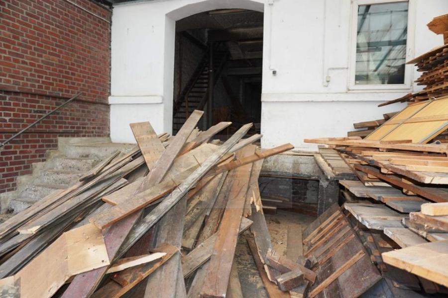 Blick auf Zugang der Gewerbeeinheit im Hinterhof