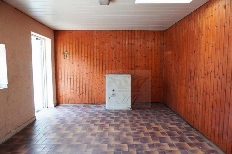 Teilblick Aufenthaltsraum der Gewerbeeinheit im Hinterhof