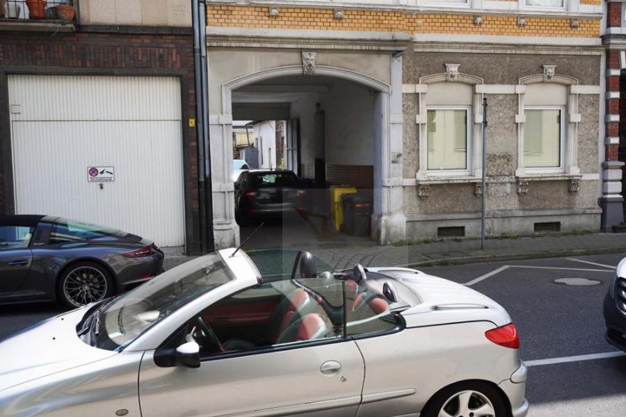 Hofzufahrt und EG vom MFH