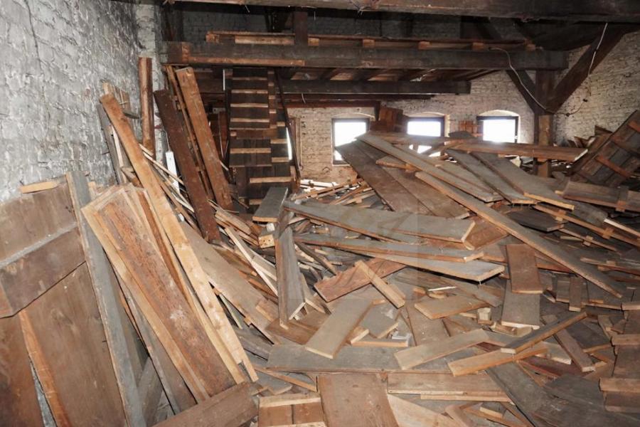 Teilblick Dachboden der Gewerbeeinheit im Hinterhof2
