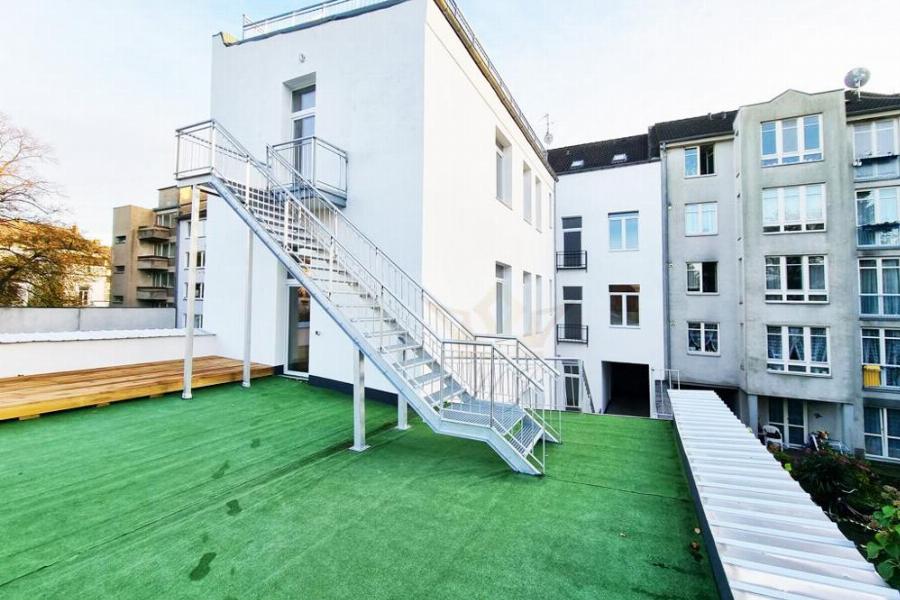 Rückwärtige Ansicht von der Sonnen-Terrasse