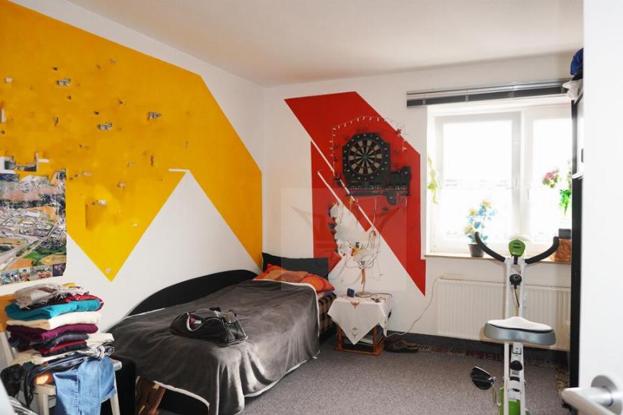 Blick in das Schlafzimmer im OG links
