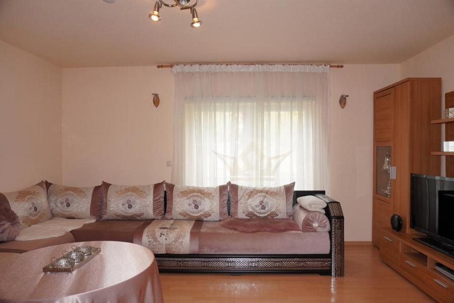 Teilblick Wohnzimmer im EG