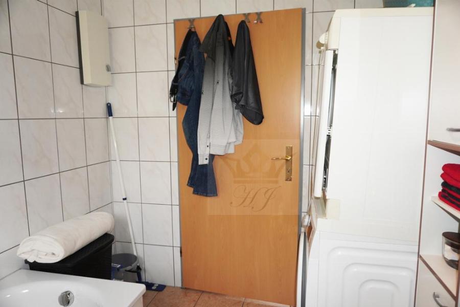 Teilblick Tageslicht Wannenabd im EG 1
