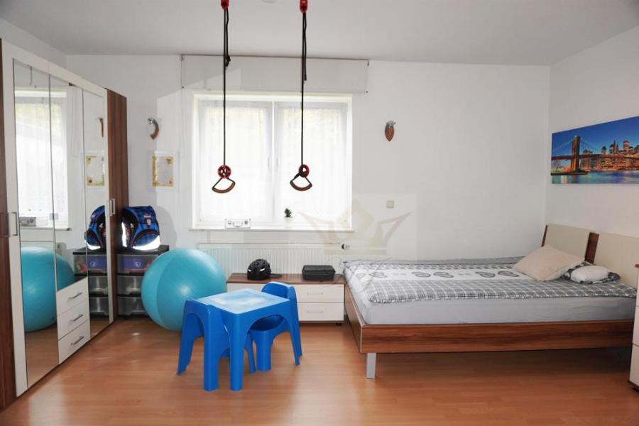 Teilblick Kinderzimmer im EG 2