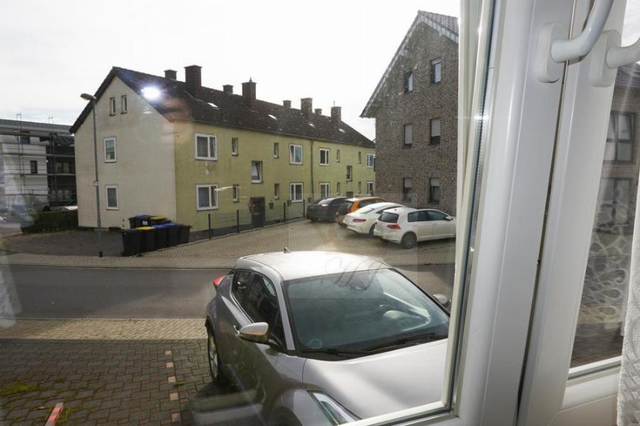 Blick aus der Tageslicht Küche im EG