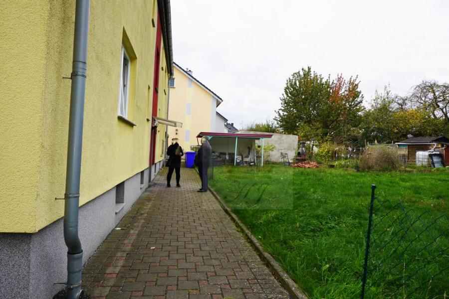 Gepflegte Hauszuwegung1