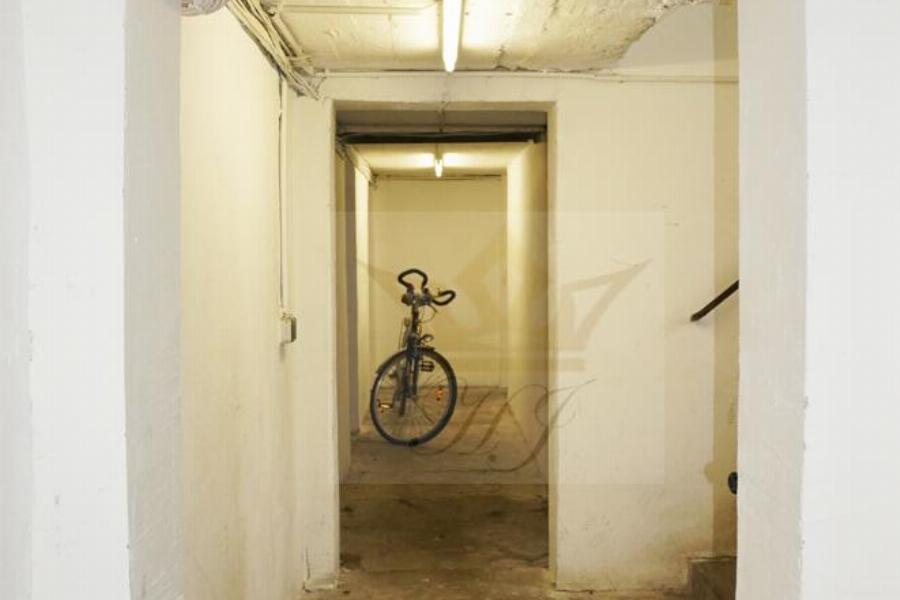 Gut erhaltener Keller 1