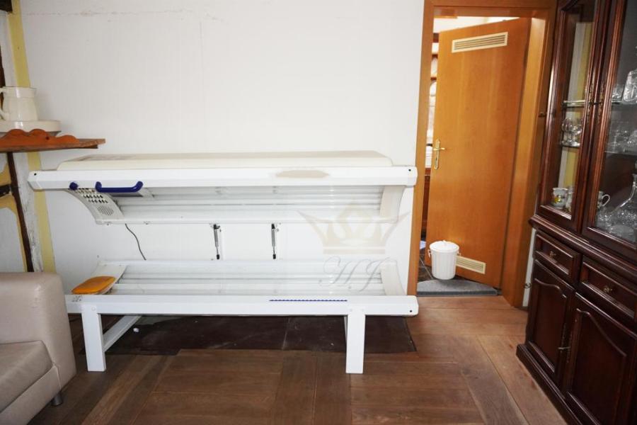 Zugang Badezimmer aus dem Schlafbereich im offenen Wohnbereich des OG vom Hinterhaus
