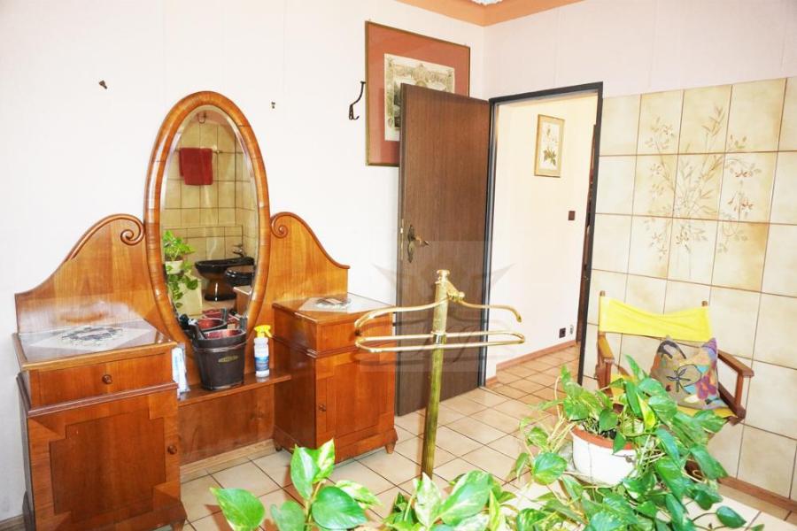 Teilblick großzügiges Vollbad im OG vom Haupthaus