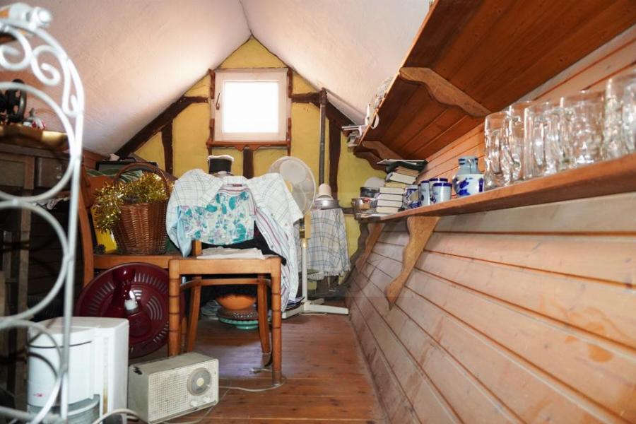 Blick auf weitere Empore aus dem offenen Wohnbereich im OG vom Hinterhaus