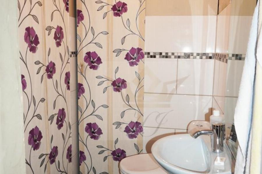 WC im EG des Nebenhaus