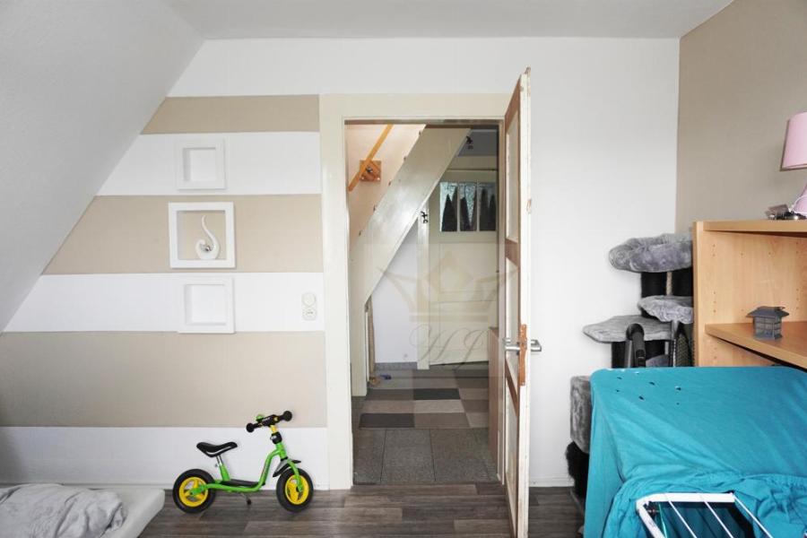 Teilblick Kinder- oder Gästezimmer im DG