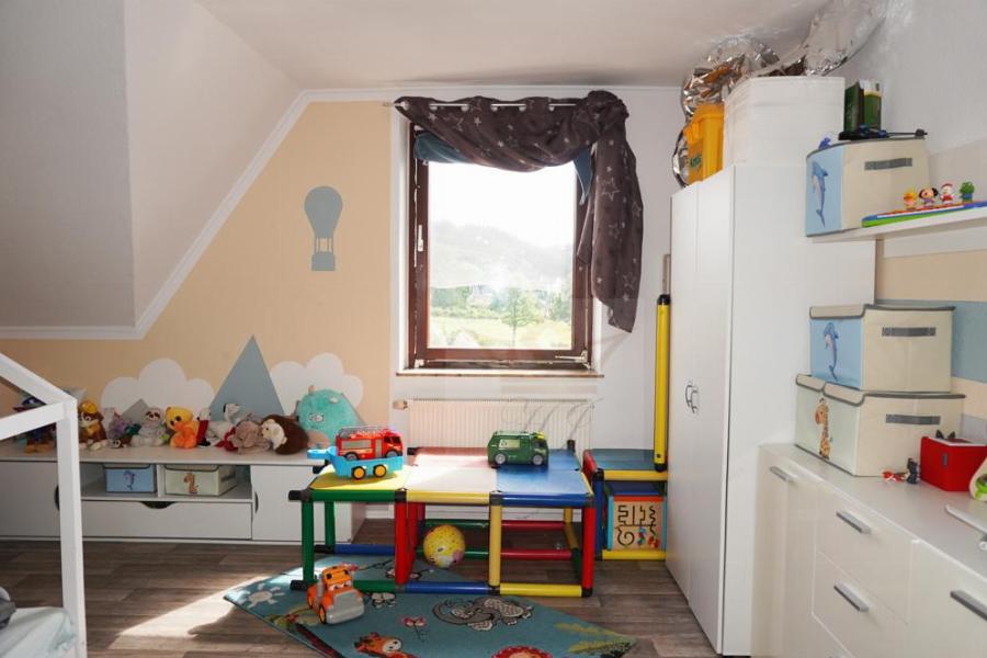 Blick in das Kinderzimmer im DG