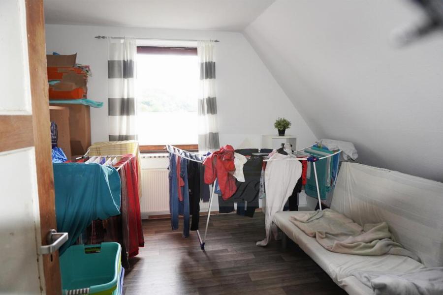 Blick in das Kinder- oder Gästezimmer im DG
